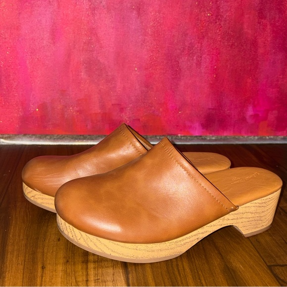 Universal Thread Brown Leather Clogs - Picture 1 of 9